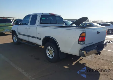 2002 Toyota Tundra Sr5 z USA, uszkodzony, nr VIN 5TBRN34142S330570